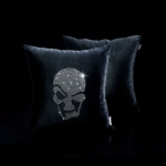 ONGO - LUXURY CRYSTAL PILLOW BIG SKULL